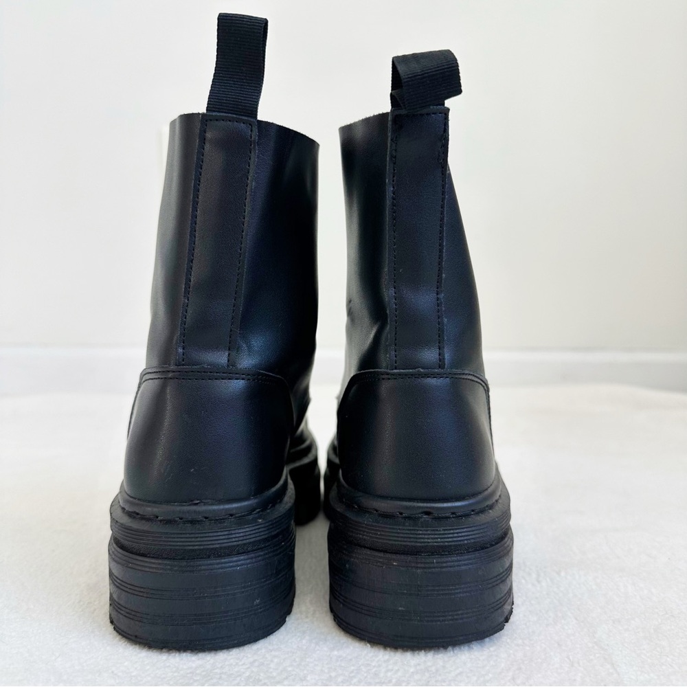 Forever 21 Women’s Black Faux Leather Lug Platform Combat Granny Boots, size 8 - Picture 5 of 16